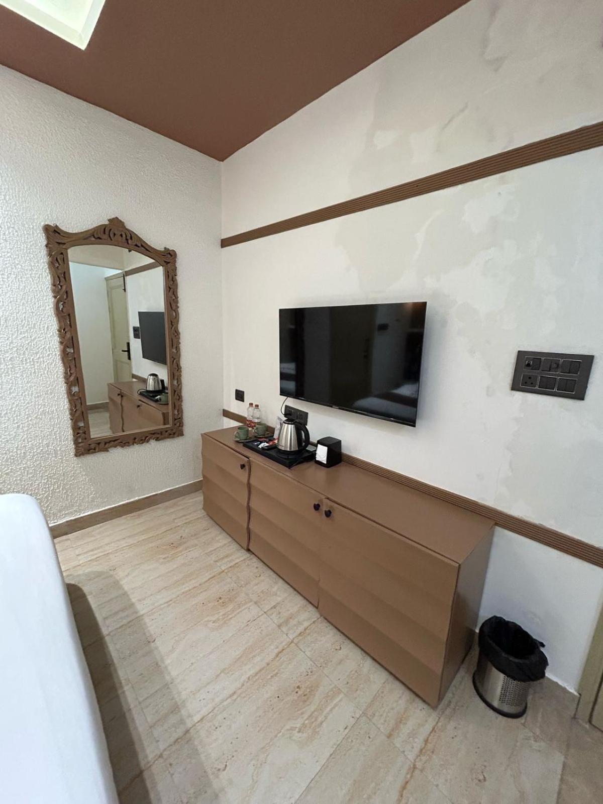 Divine Hotel Karnal Exterior photo