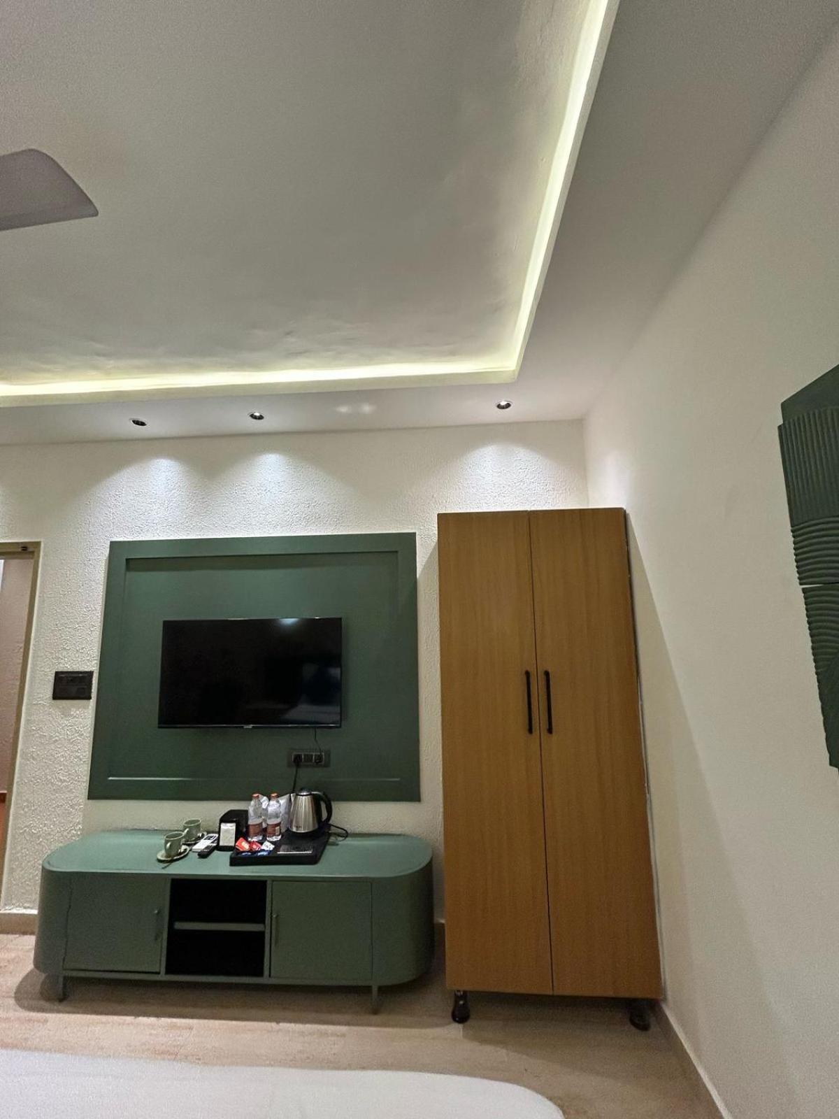 Divine Hotel Karnal Exterior photo