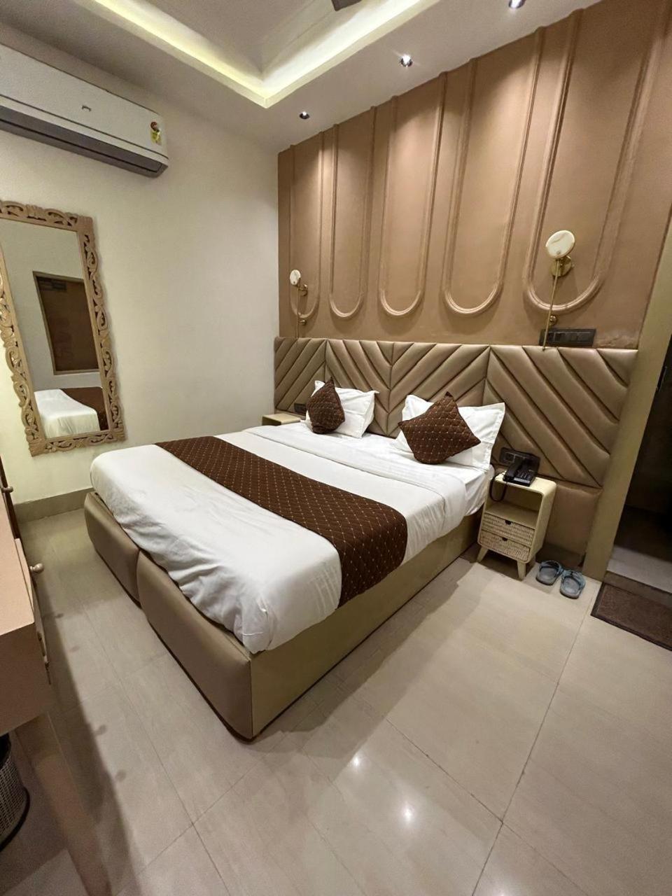 Divine Hotel Karnal Exterior photo